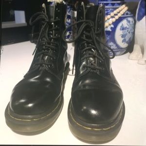 Vintage Dr.Martens men's 8 or 8 1/2 black